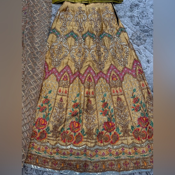 Lengha Choli - Picture 2 of 8